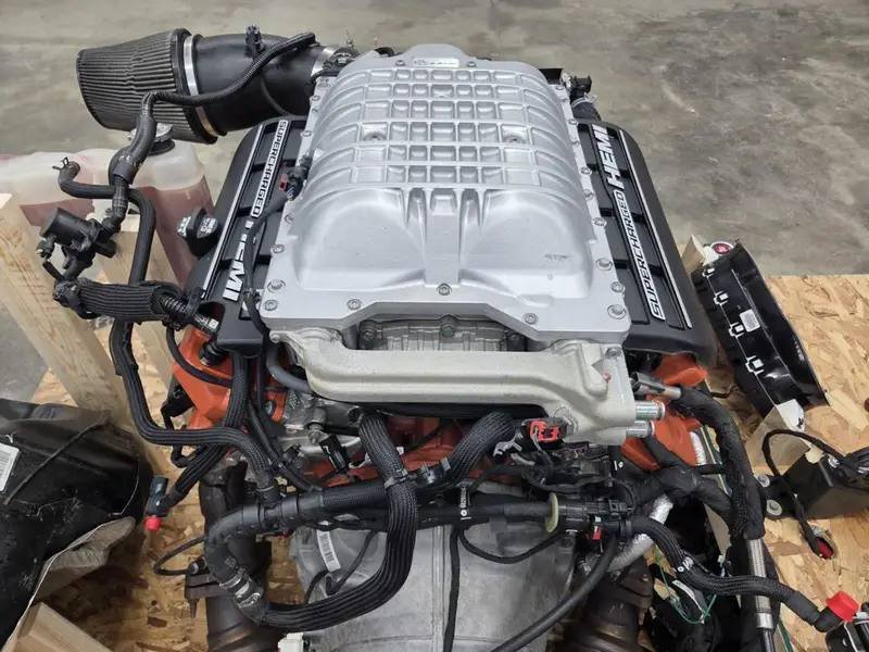 Dodge 6.2L Hellcat Supercharged HEMI Engine - Image 2