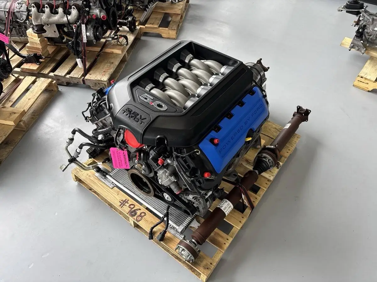FORD GEN 1 COYOTE ENGINE AND 6R80 AUTO TRANSMISSION