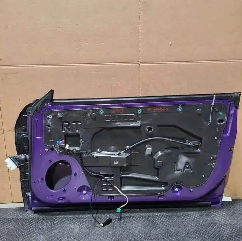 Dodge Challenger SRT SRT8 Right Door Passenger Side for Sale - Image 2