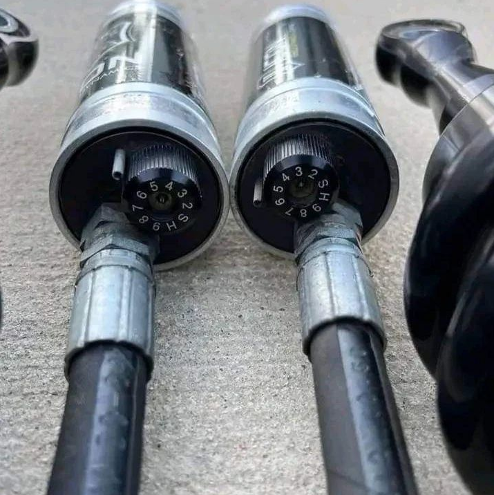 Icon 2.5 CDCV Coilovers With Adjusters And Remote Reservoirs for Sale - Image 2