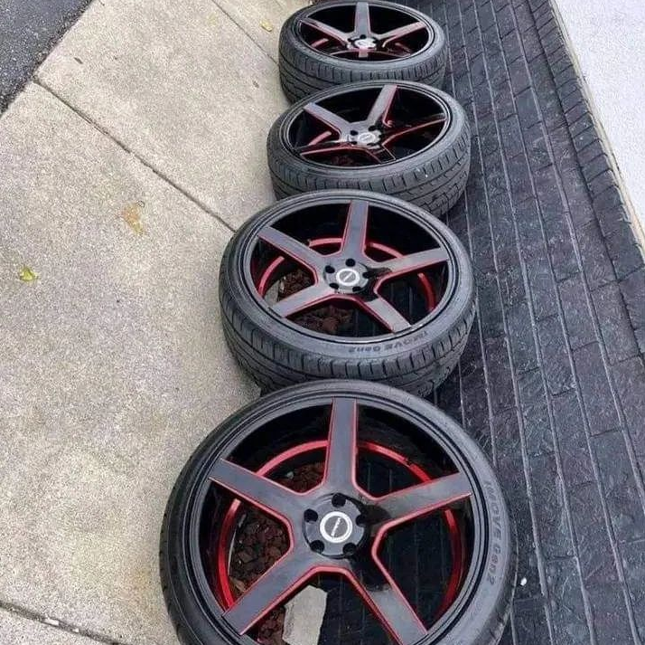 Wheel Set Hellcat Reps With Tires for Sale - Image 2